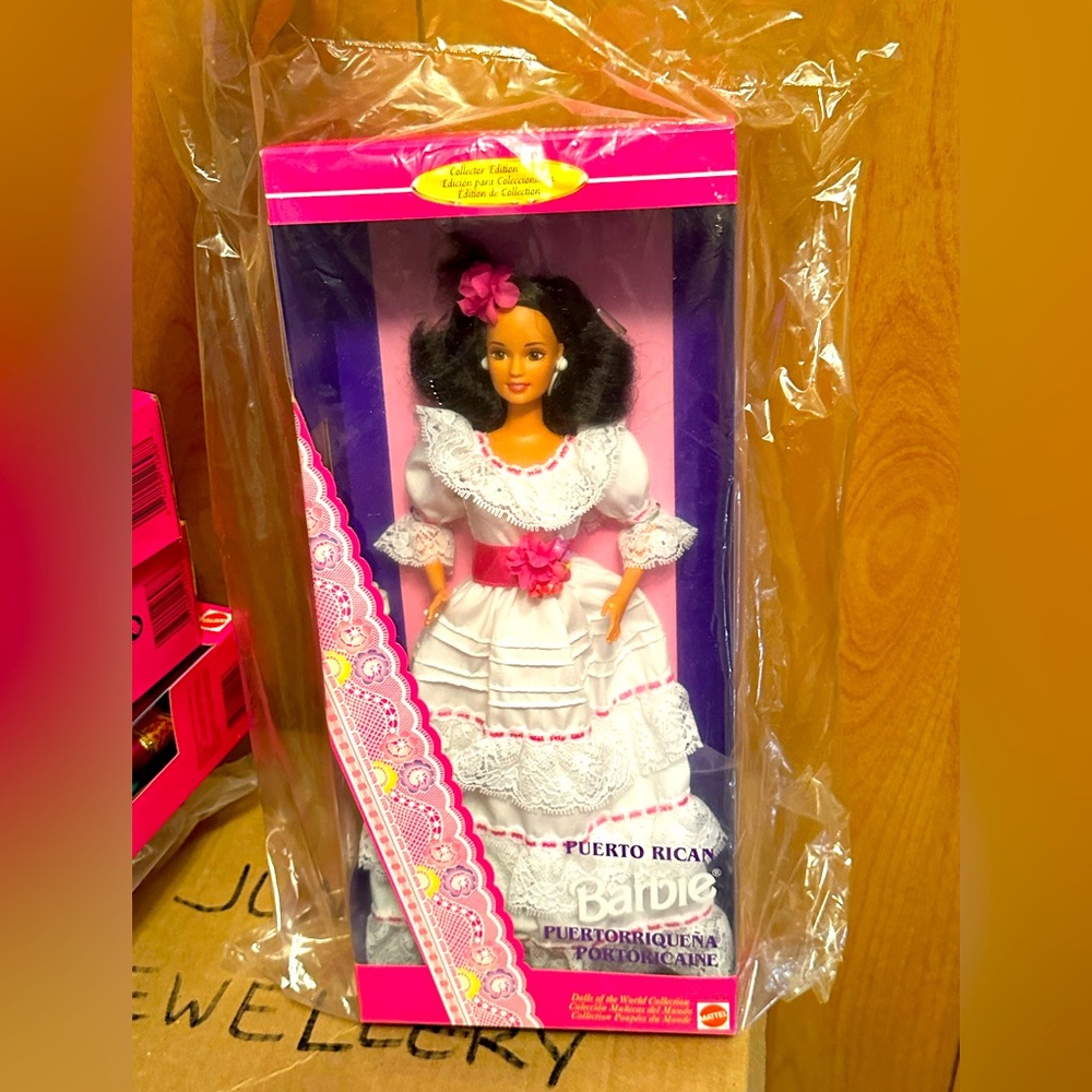 Special Edition Dolls of the World Puerto Rican Barbie
